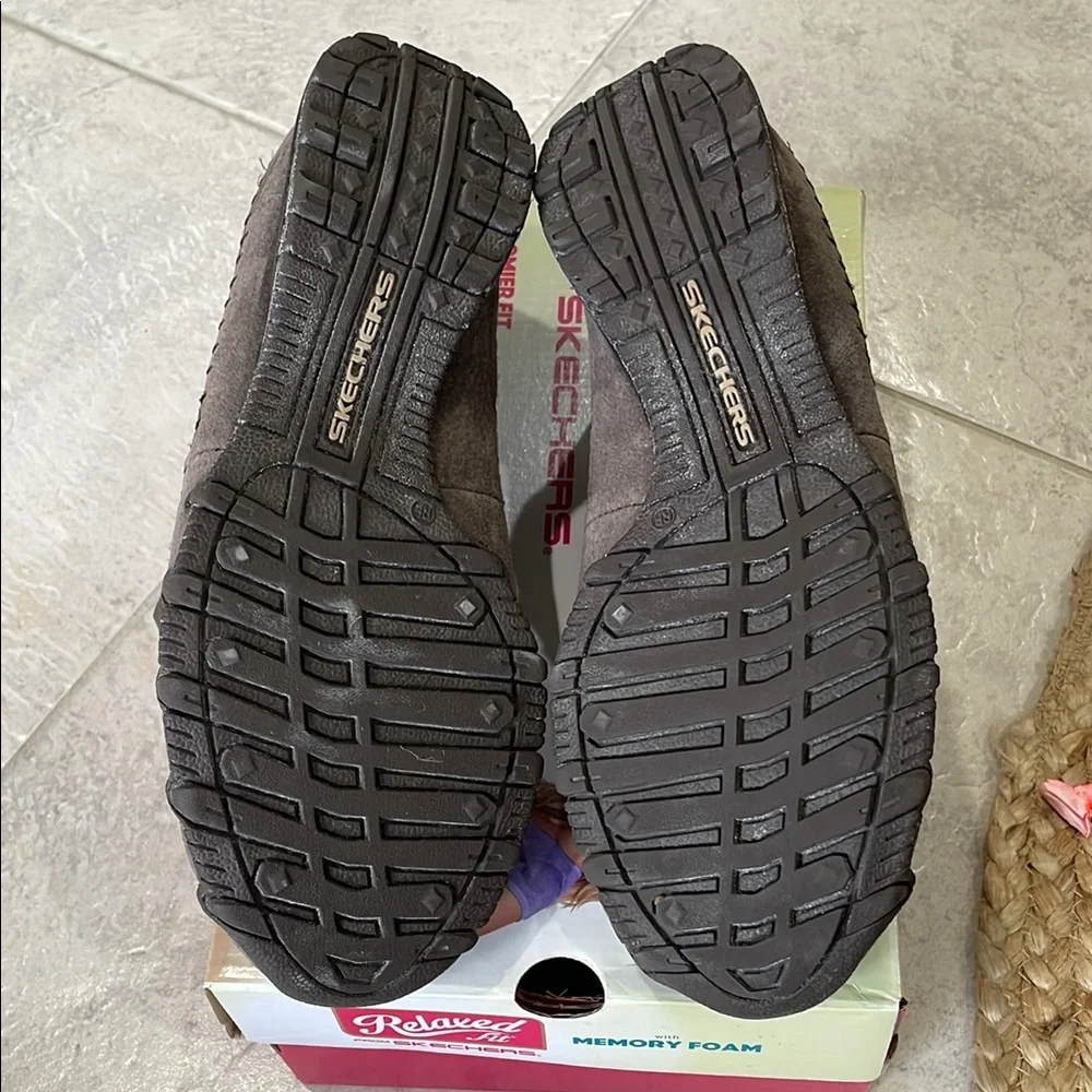 Skechers Brown Ankle Boots with Suede Finish - Picture 5 of 7